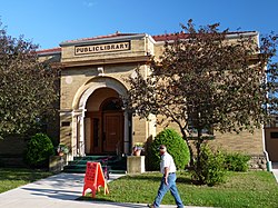 D R Moon Memorial Library.jpg