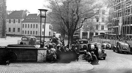 Resistance fighters on Bispetorv fighting with German soldiers, 5 May 1945