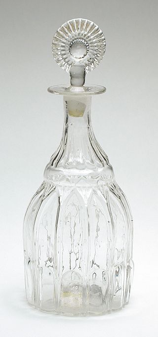<span class="mw-page-title-main">Decanter</span> Vessel to hold a liquid