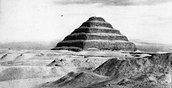 Pohľad na pyramídu zo začiatku 20. storočia