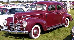 Une Dodge série D11 de 1939
