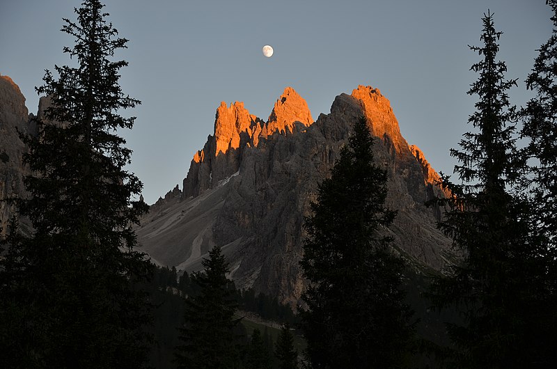 File:Dolomity - Itálie - panoramio.jpg