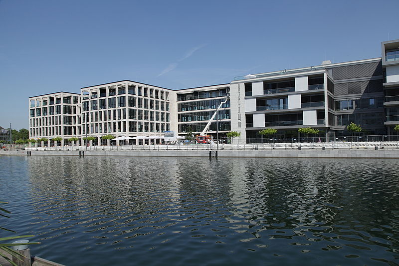 File:Dortmund - PO-Hafenpromenade+Hafen 01 ies.jpg