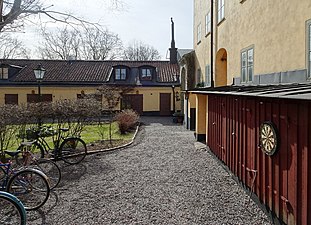 Innergården vy mot söder med magasinet rakt fram.