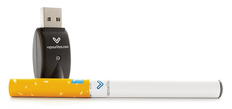 File:Electronic Cigarette and USB Charger (14939561277) (retouched).jpg