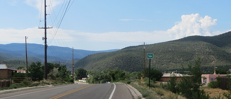 File:Entering Talpa.JPG