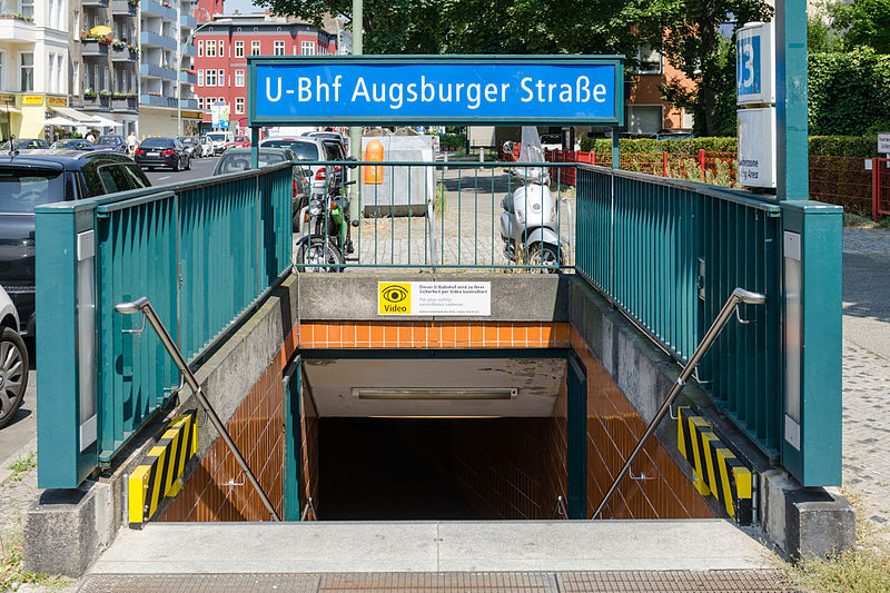 File:Entry U-Bahnhof Augsburger Straße 20130727 1.jpg