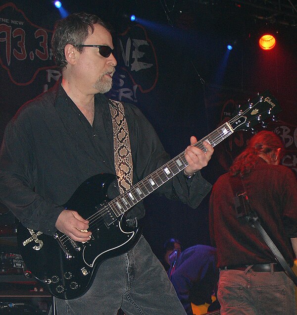 Bloom performing with Blue Öyster Cult
