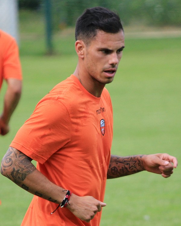 Aliadière training with Lorient in 2013