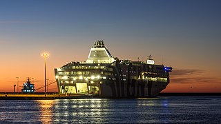Le Fantastic, navire construit en 1996, faisant escale à Sète. Octobre 2018.