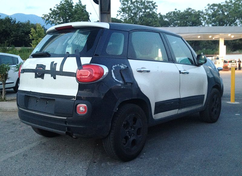 File:Fiat-Jeep B-SUV prototype test based Fiat 500L IV.JPG