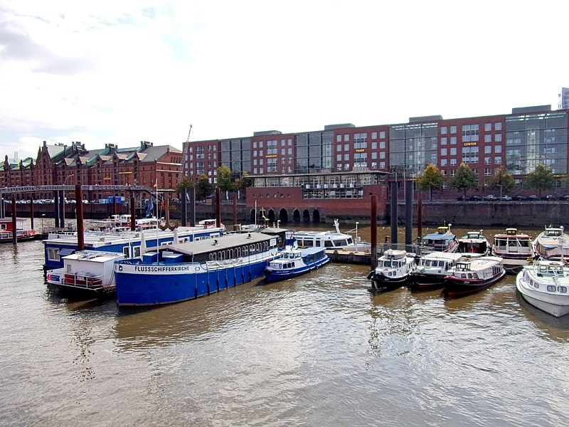 File:Flussschifferkirche Hamburg Hohe Brücke 2 (1).jpg