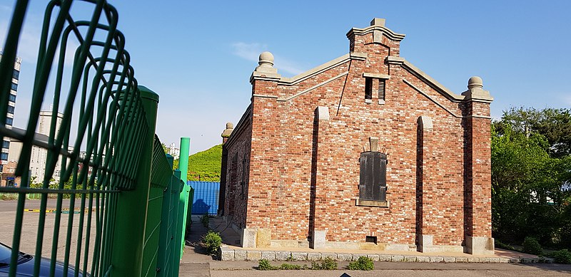 File:Former Storehouse of Incheon Customs Office, 2019-05-11.jpg