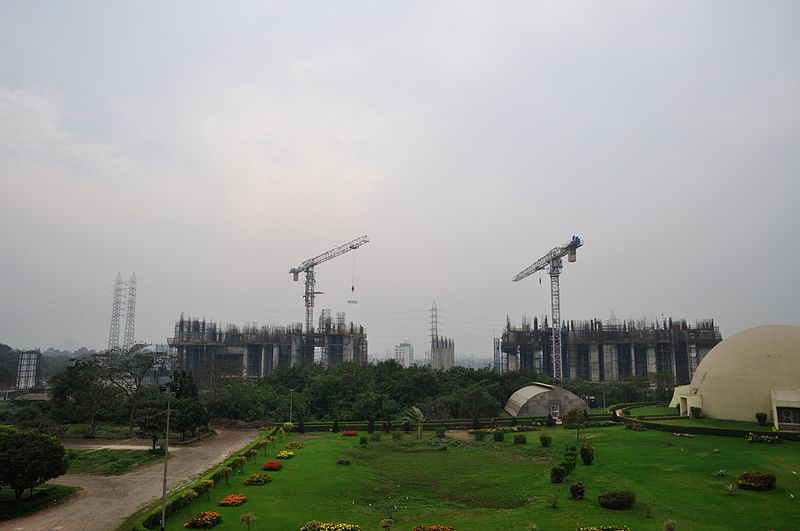 File:Forum Atmosphere - Residential Complex Under Construction - Kolkata 2013-02-16 4184.JPG