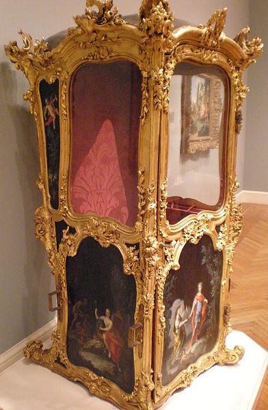 File:French sedan chair right side CPLH 1947.18.JPG