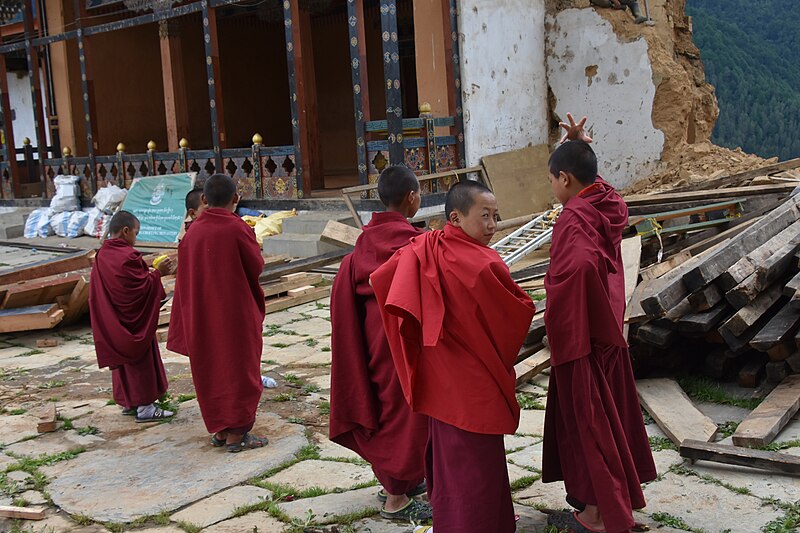 File:Gangte Goemba in the Phobjika Valley, Bhutan (11) - 44254239441.jpg