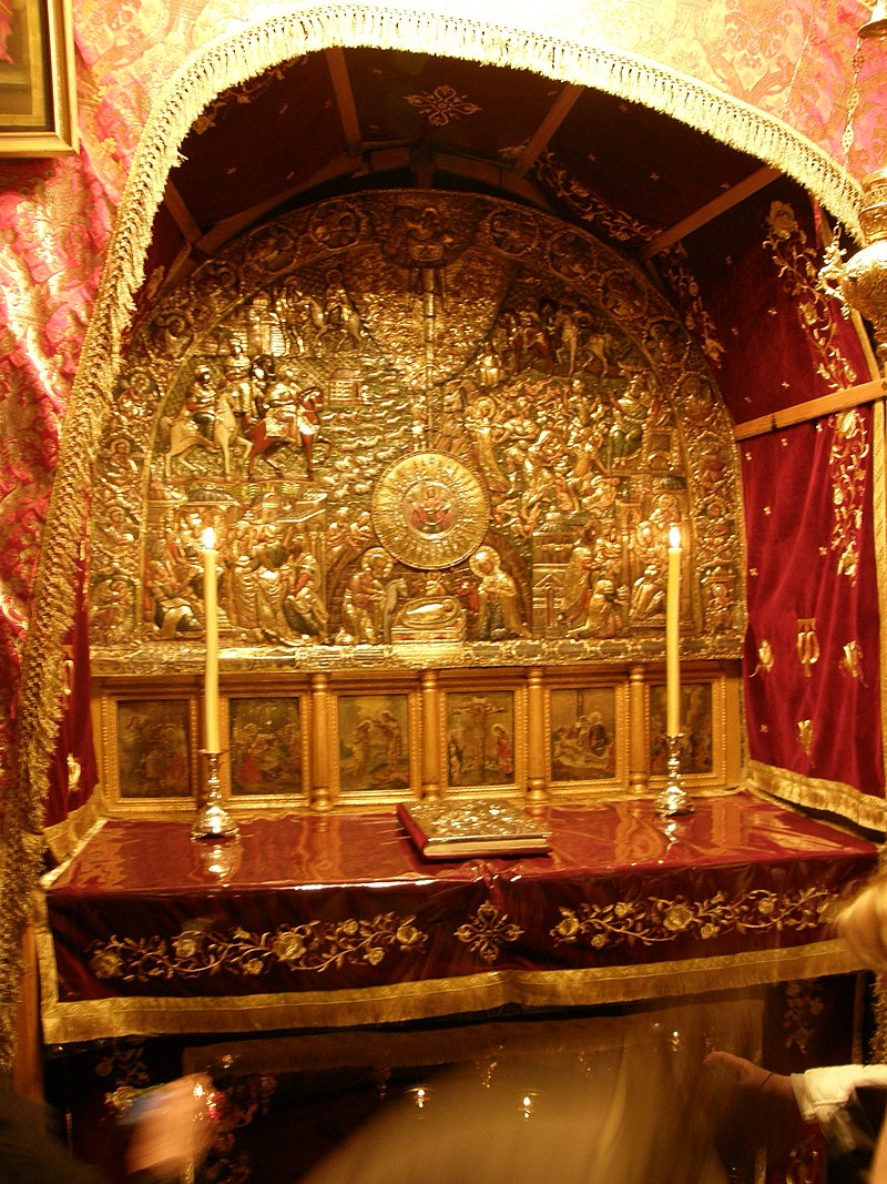 https://upload.wikimedia.org/wikipedia/commons/thumb/2/2f/Grotto_of_the_Nativity_Orthodox_Altar.jpg/800px-Grotto_of_the_Nativity_Orthodox_Altar.jpg