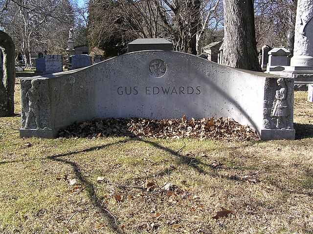 The gravesite of Gus Edwards in Woodlawn Cemetery