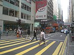 Ett gulrandigt övergångsställe i Hongkong.