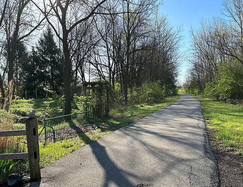 File:Hazelrigg, Indiana trail.jpg