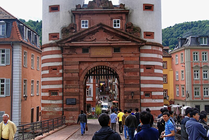 File:Heidelberg - Brückentor I.jpg