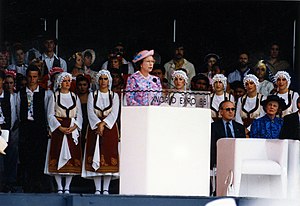 Hare Majesteit Koningin Elizabeth II opent Expo 88, Brisbane, 30 april 1988.jpg