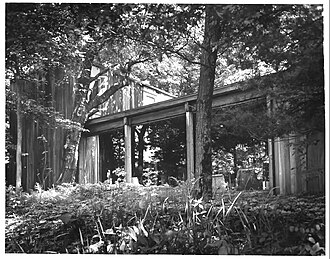 North face of the Irme and Marie Horner House, Beverly Shores, Indiana. Horner House (north face).JPG