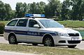 Hrvatski: Hrvatsko policijsko vozilo Škoda