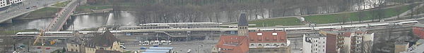 Double-length Intercity Express at Jena Paradies station makes clear the relative sizes (the entrance building is in the second quarter of the picture