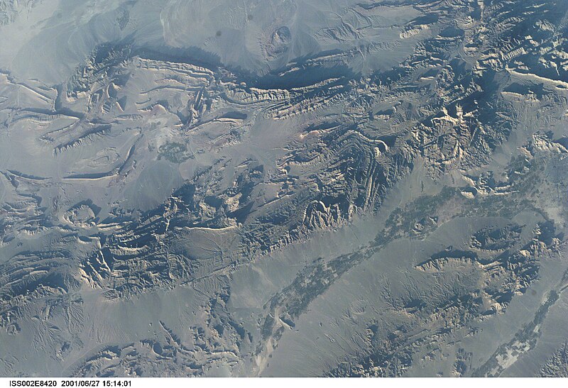 File:ISS002-E-8420 - View of Iran.jpg