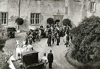 Inauguration of the Convalescent Home for Members of the Royal Prussian Army in the schloss by Minister of War Karl von Einem in 1905 Idstein Schloss 242-028.jpg
