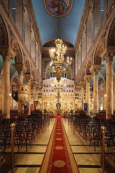 File:Im Inneren der griechisch-orthodoxen Kathedrale Evangelismos, Alexandria, Ägypten.jpg