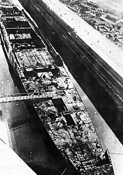 Ibuki romutettavana Sasebossa 14. maaliskuuta 1947