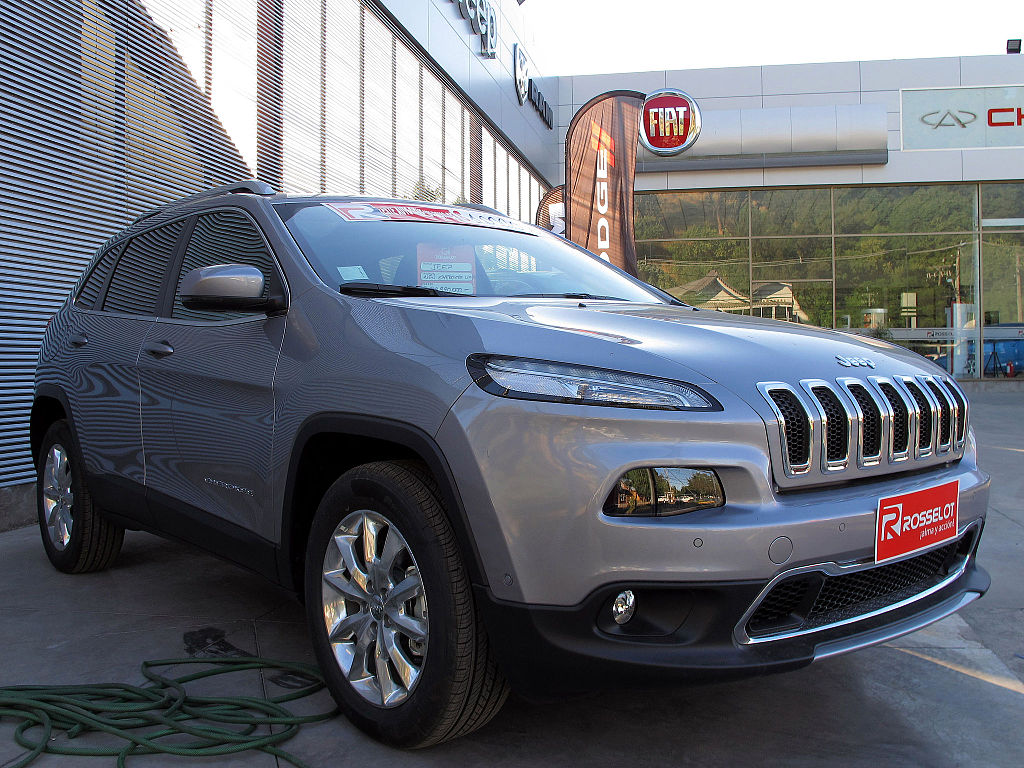 FileJeep Cherokee 2.4 Limited 2015 (15798547749).jpg