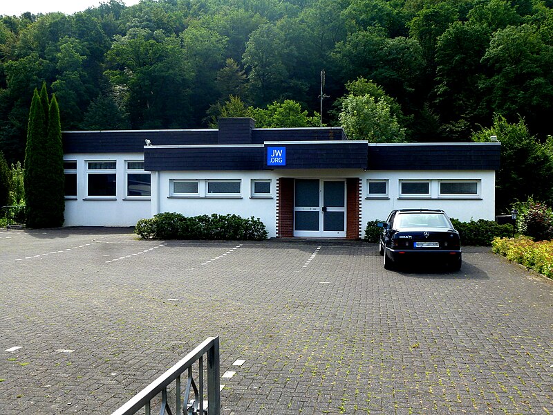 File:Jehovah's Witnesses Kingdom Hall in Schwarzen Bruch in North Rhine-Westphalia.jpg