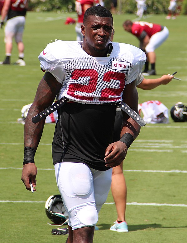 Neal with the Atlanta Falcons in 2016