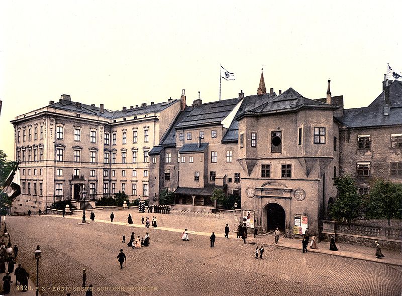 File:Koenigsberg Schloss Ostseite 1900.jpg