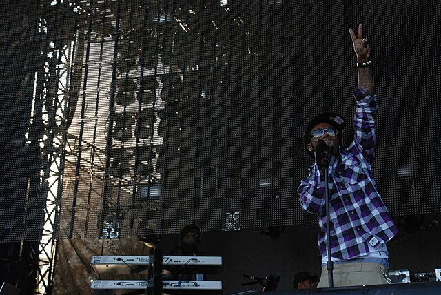 Lil Wayne performing at Voodoo Music Experience in 2008