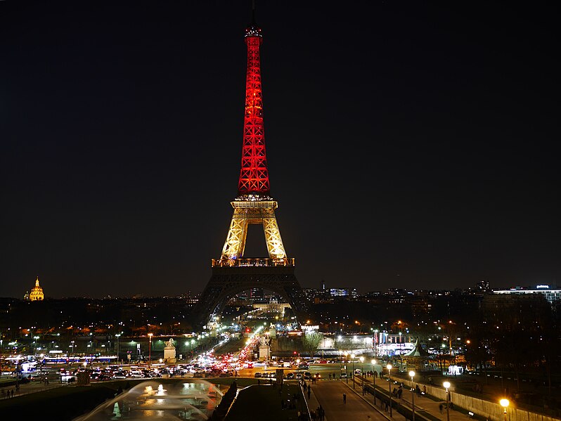 File:La Tour Eiffel aux couleurs du drapeau belge - 22 mars 2016 (25965832746).jpg