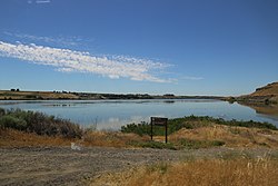 Lake Sacajawea.jpg