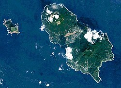 Хатідзьо (острів) (справа) і Острів Хатідзьо-Малий (зліва)