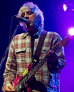 Lee Ranaldo esiintymässä vuonna 2013.