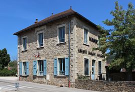 The town hall of Leyrieu