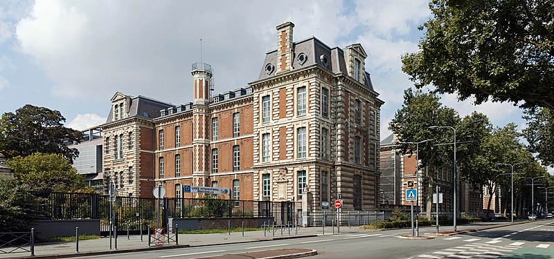 File:Lille lycee international montebello.jpg