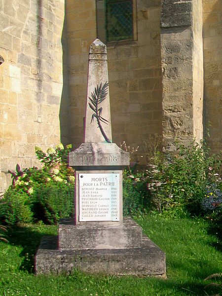 File:Longuesse (95), monument aux morts, au sud de l'église.jpg