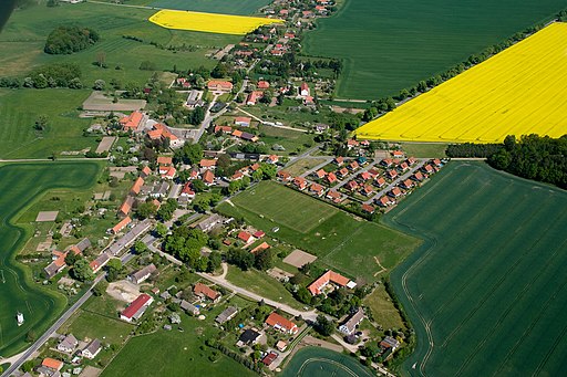 Luftbild von Rogeez aus südlicher Richtung