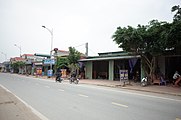 Một phần đường qua làng nghề đồ gỗ truyền thống thôn Lĩnh Mai, xã Quảng Phú