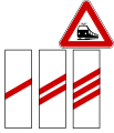 Distance panels for level crossing without barriers