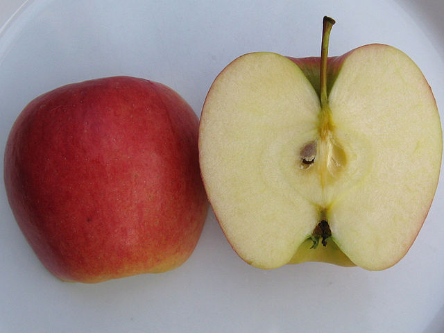 Apple - Golden Delicious - tasting notes, identification, reviews