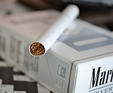 https://upload.wikimedia.org/wikipedia/commons/thumb/2/2f/Marlboroultralights.JPG/230px-Marlboroultralights.JPG